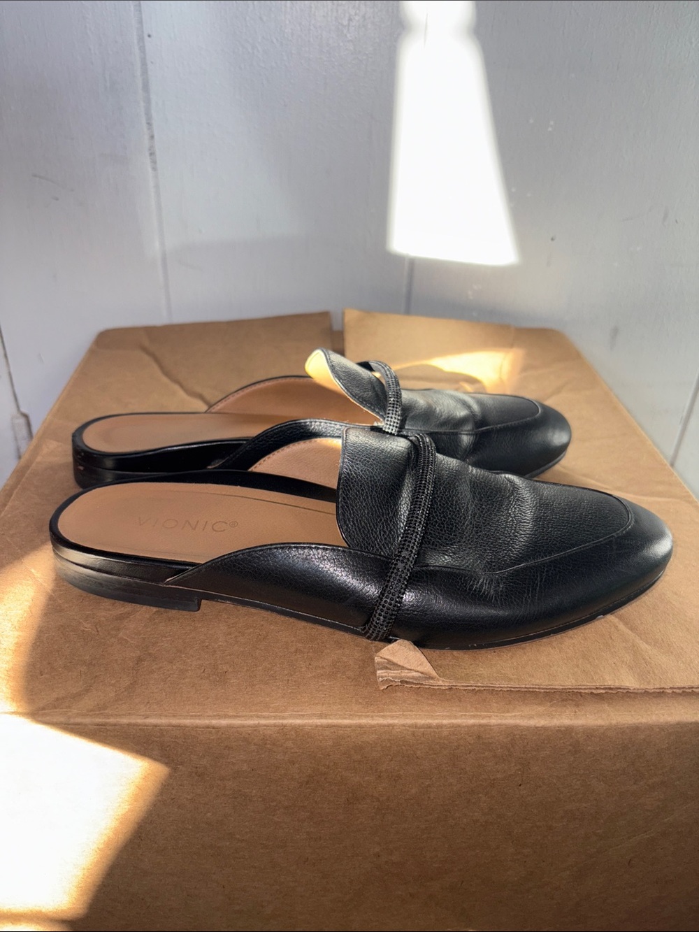 Vionic Black Leather Slip-On Mule Loafers size 7 - Picture 3 of 5